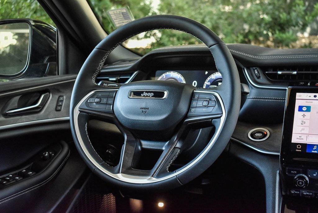 new 2025 Jeep Grand Cherokee car, priced at $46,760