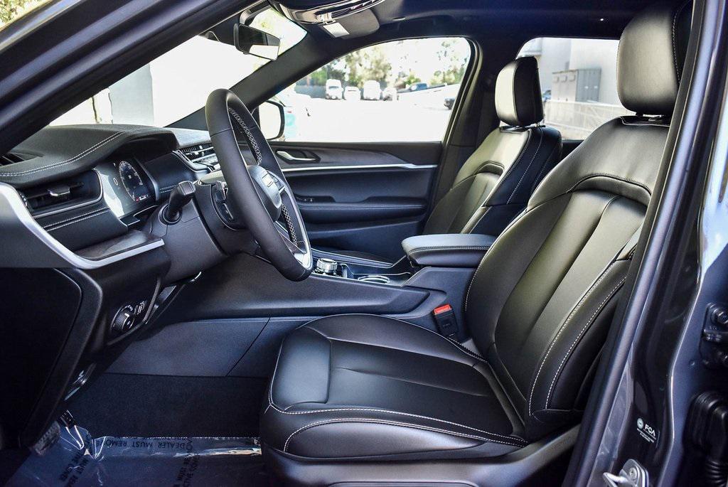 new 2025 Jeep Grand Cherokee car, priced at $46,760