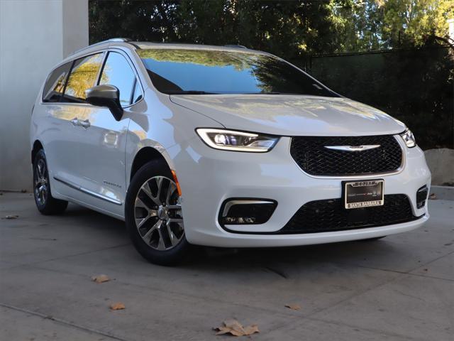 new 2025 Chrysler Pacifica car, priced at $54,480