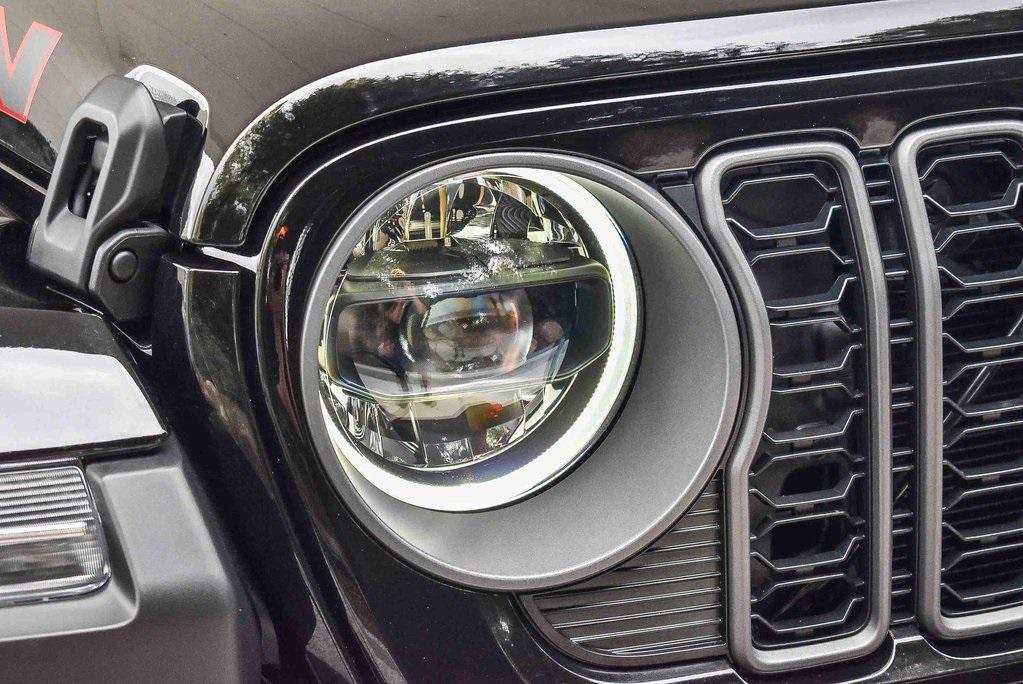 new 2025 Jeep Wrangler car, priced at $74,990