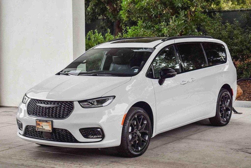 new 2026 Chrysler Pacifica car, priced at $58,230