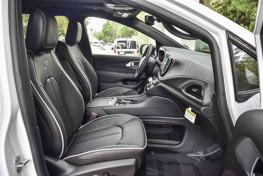 new 2026 Chrysler Pacifica car, priced at $58,230