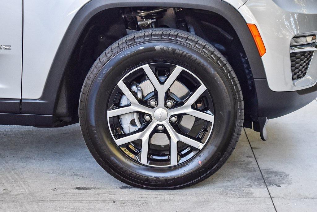 new 2025 Jeep Grand Cherokee car, priced at $44,745