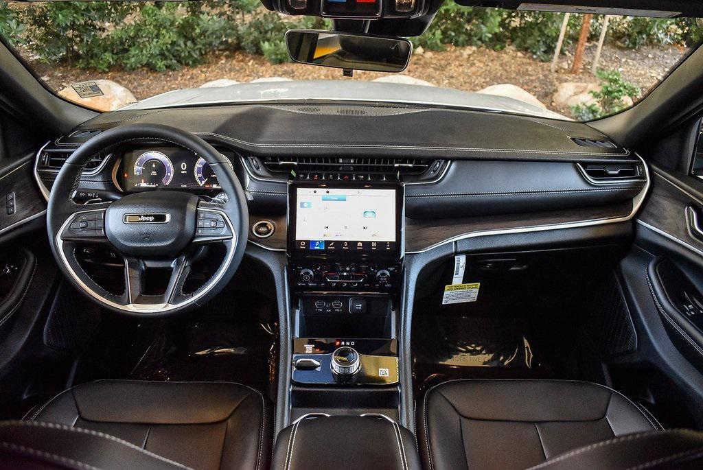 new 2025 Jeep Grand Cherokee car, priced at $44,745