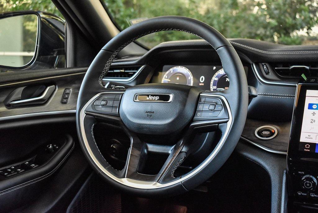 new 2025 Jeep Grand Cherokee car, priced at $44,745