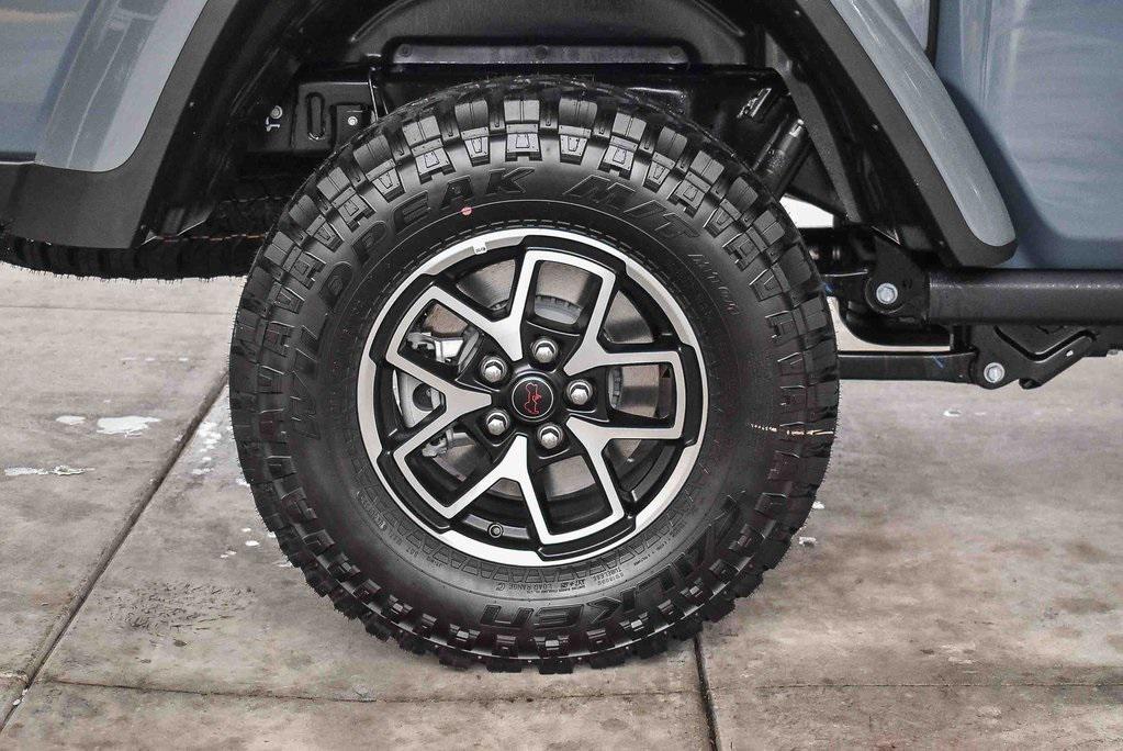 new 2025 Jeep Gladiator car, priced at $56,410