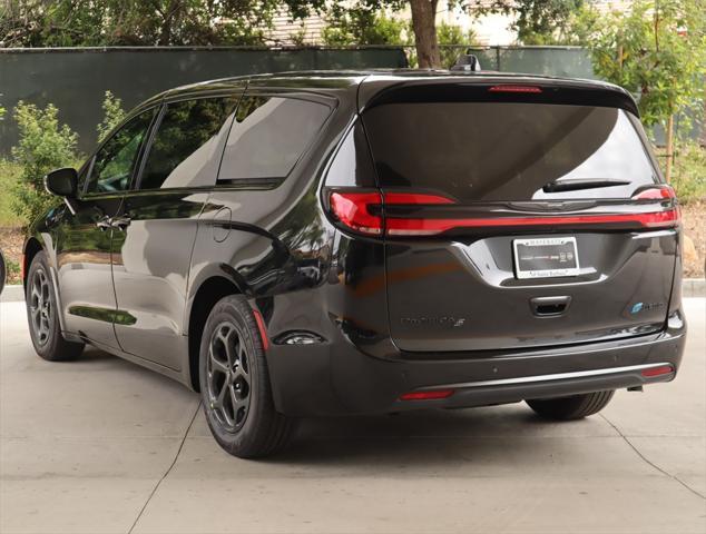 new 2023 Chrysler Pacifica Hybrid car, priced at $45,235