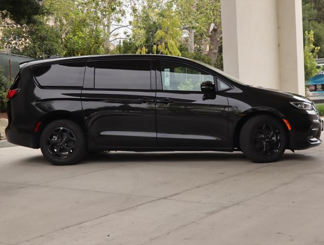 new 2023 Chrysler Pacifica Hybrid car, priced at $45,235