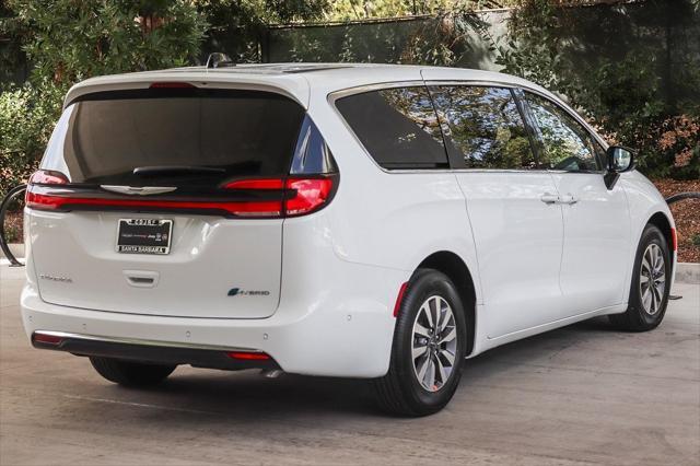 new 2025 Chrysler Pacifica Hybrid car, priced at $38,530