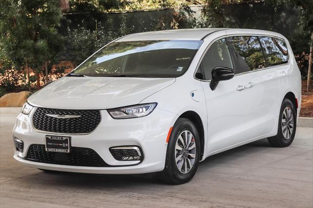 new 2025 Chrysler Pacifica Hybrid car, priced at $38,530