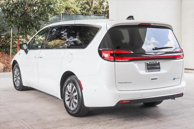 new 2025 Chrysler Pacifica Hybrid car, priced at $38,530