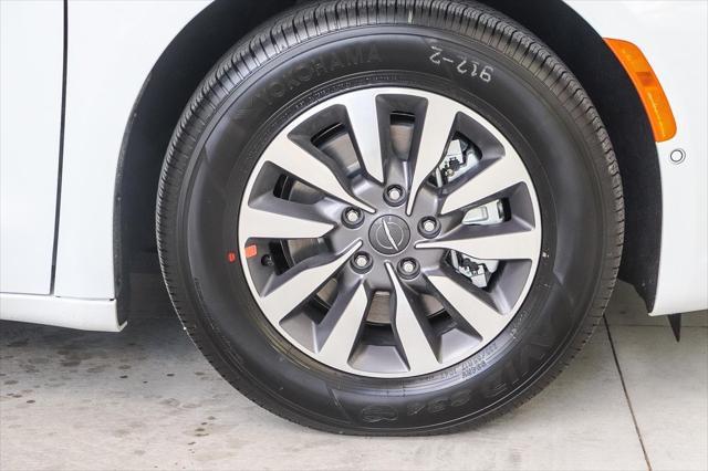 new 2025 Chrysler Pacifica Hybrid car, priced at $38,530