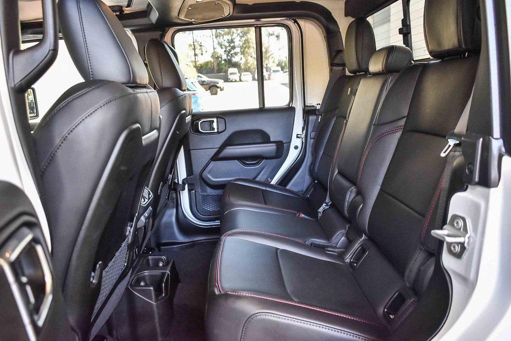 new 2025 Jeep Gladiator car, priced at $54,770