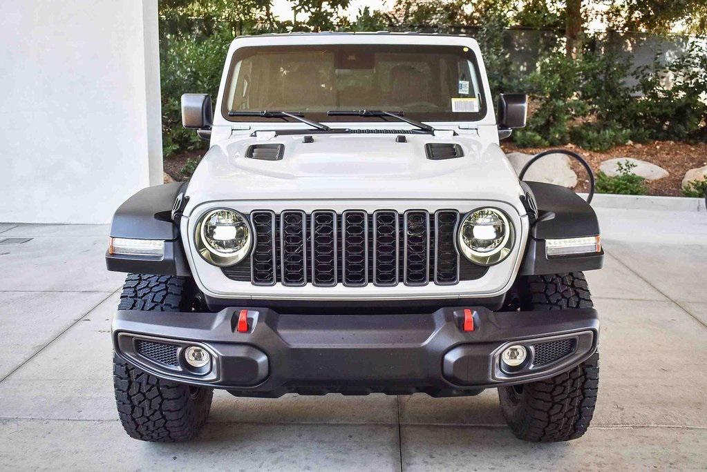 new 2025 Jeep Gladiator car, priced at $54,770