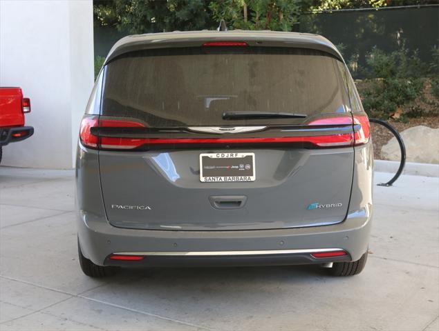 new 2023 Chrysler Pacifica Hybrid car, priced at $40,685