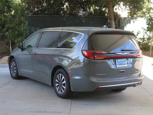 new 2023 Chrysler Pacifica Hybrid car, priced at $47,185