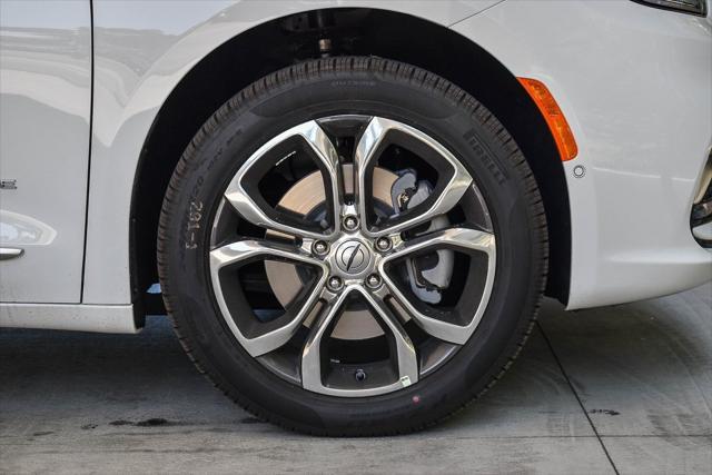 new 2025 Chrysler Pacifica car, priced at $55,324