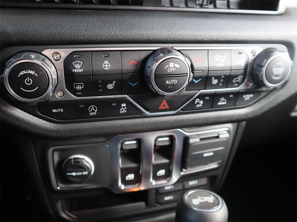 new 2025 Jeep Wrangler car, priced at $43,640