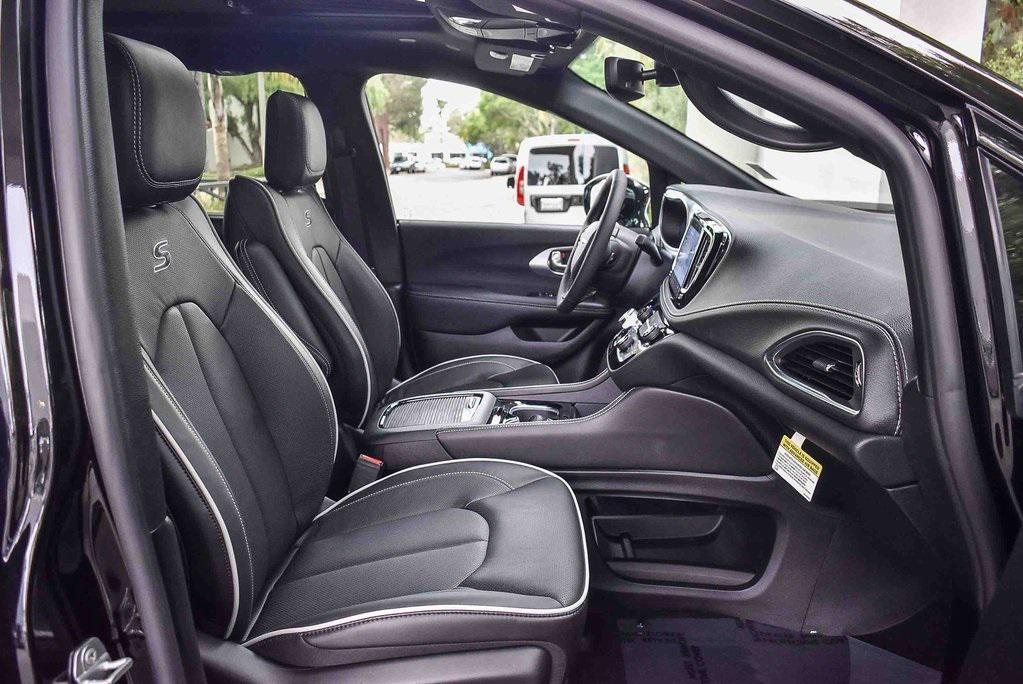 new 2026 Chrysler Pacifica car, priced at $58,230