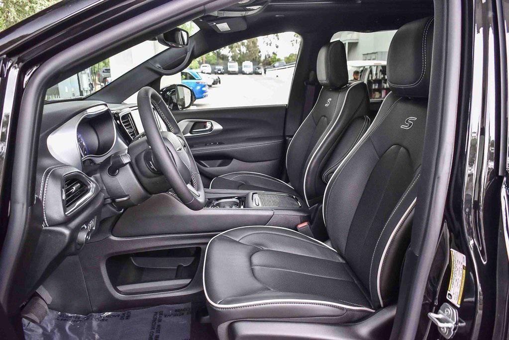 new 2026 Chrysler Pacifica car, priced at $58,230