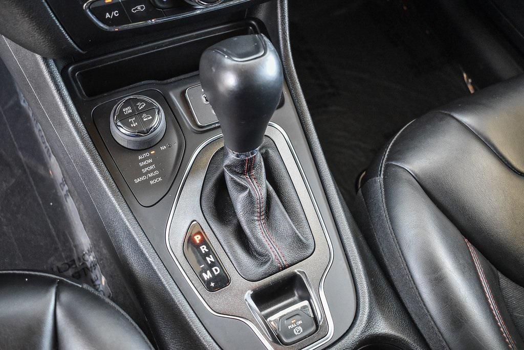 used 2022 Jeep Cherokee car, priced at $26,995