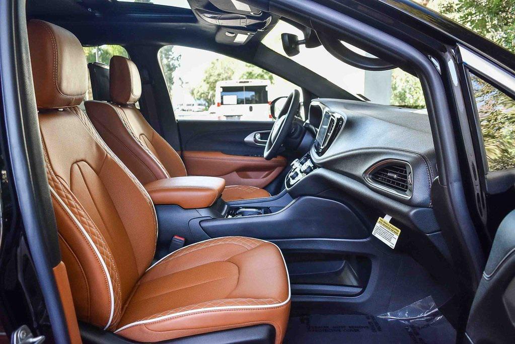 new 2026 Chrysler Pacifica car, priced at $58,815