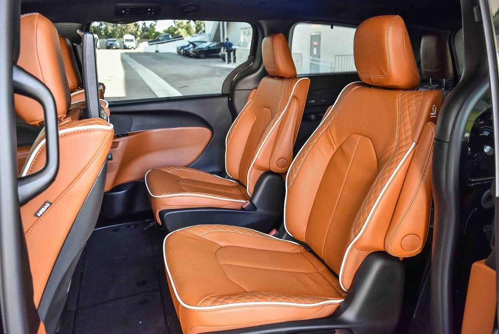 new 2026 Chrysler Pacifica car, priced at $58,815