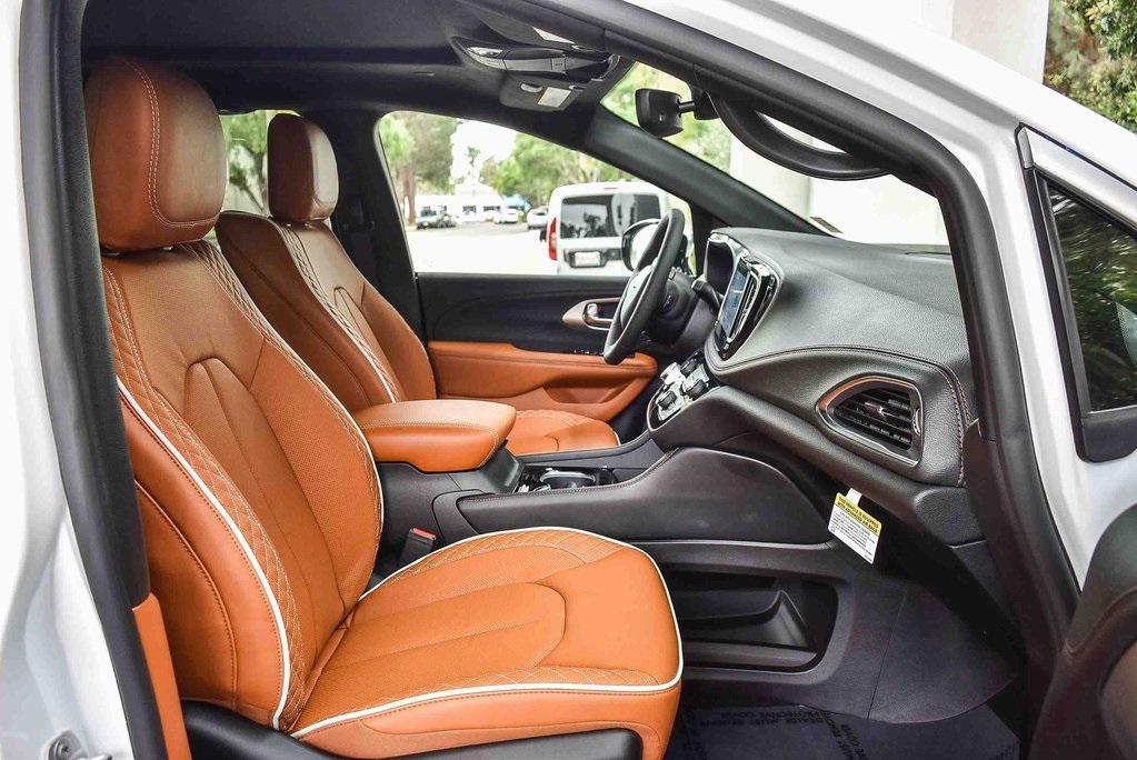 new 2026 Chrysler Pacifica car, priced at $61,440