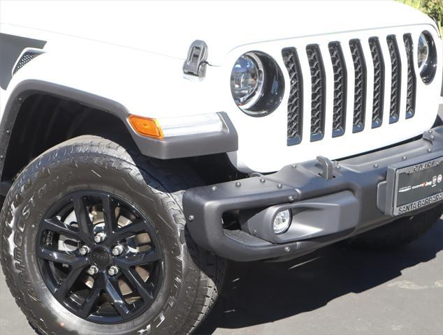 new 2023 Jeep Gladiator car, priced at $45,183