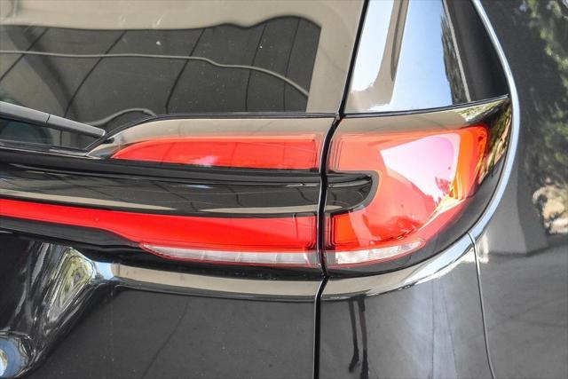 used 2023 Chrysler Pacifica Hybrid car, priced at $32,500