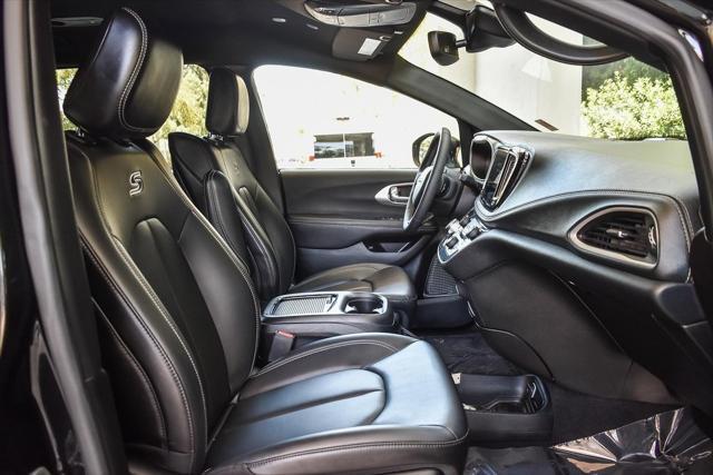 used 2023 Chrysler Pacifica Hybrid car, priced at $32,500