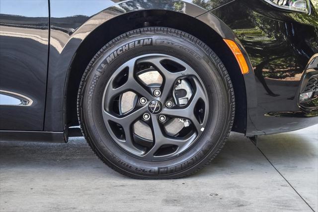 used 2023 Chrysler Pacifica Hybrid car, priced at $32,500