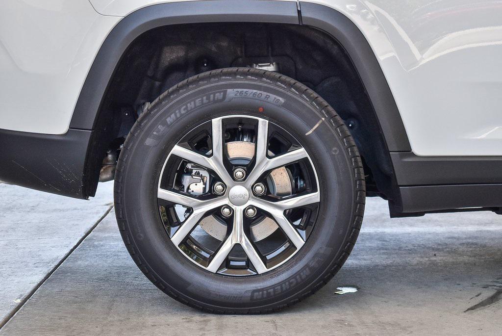new 2025 Jeep Grand Cherokee car, priced at $49,085