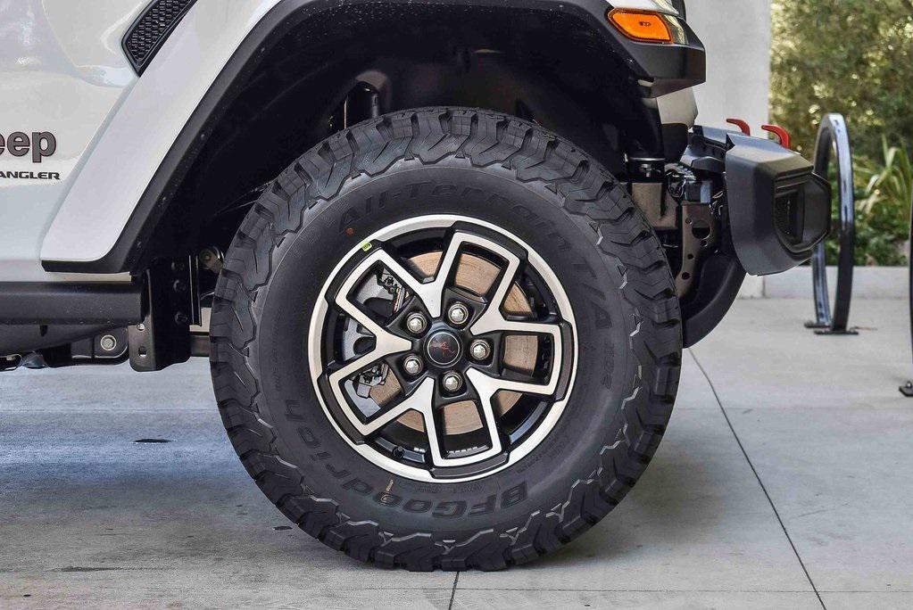 new 2025 Jeep Wrangler car, priced at $61,195