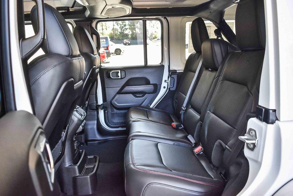 new 2025 Jeep Wrangler car, priced at $61,195