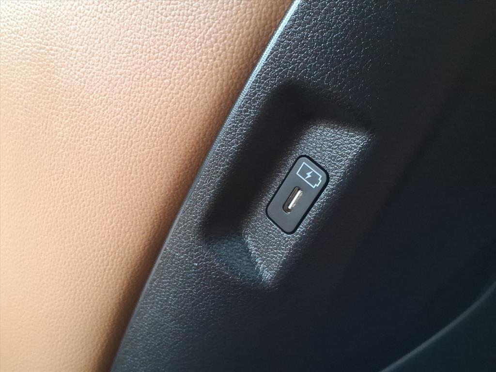 used 2025 Hyundai Santa Fe car, priced at $37,791