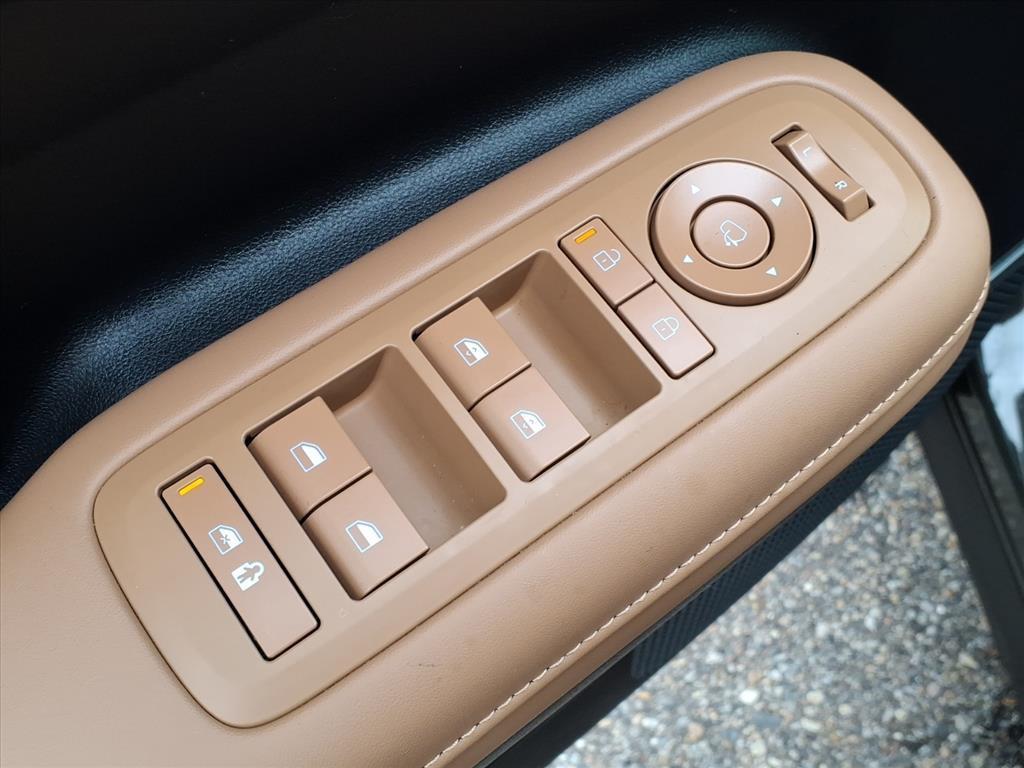 used 2025 Hyundai Santa Fe car, priced at $37,791