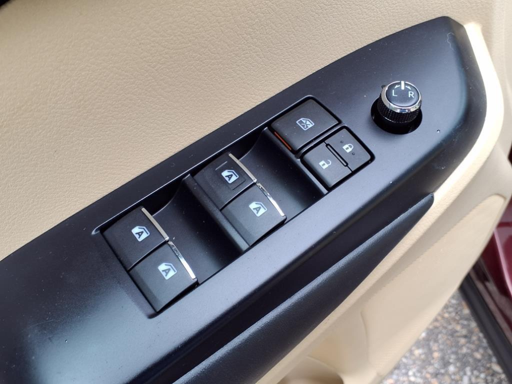 used 2018 Toyota Highlander car, priced at $25,149