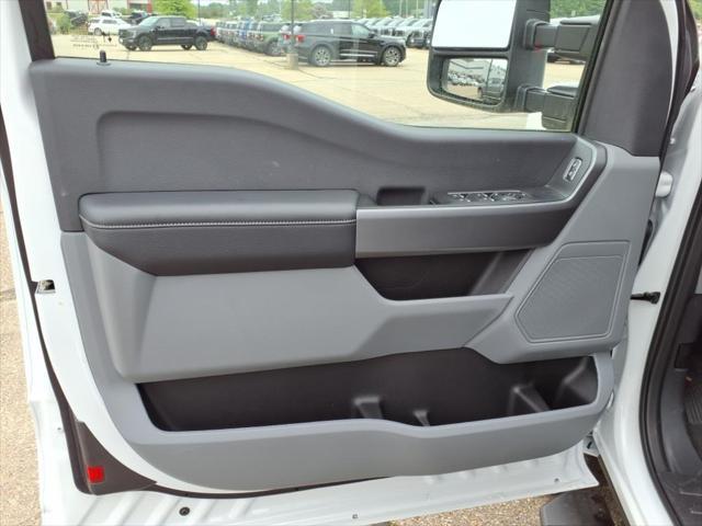 new 2025 Ford F-250 car, priced at $54,600