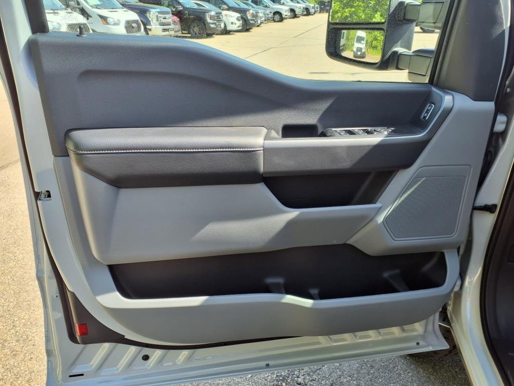 new 2025 Ford F-250 car, priced at $51,665