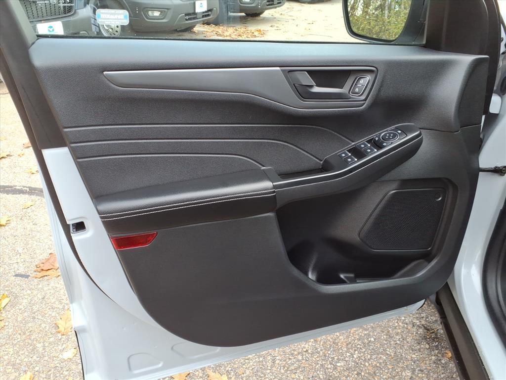 used 2025 Ford Escape car, priced at $25,554