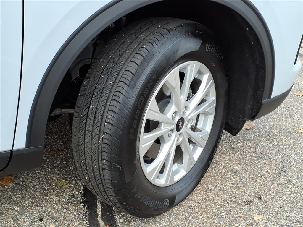 used 2025 Ford Escape car, priced at $25,554