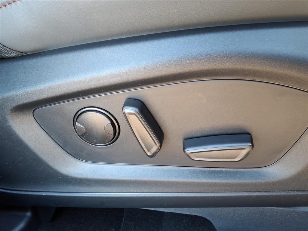 new 2025 Ford Explorer car, priced at $49,950