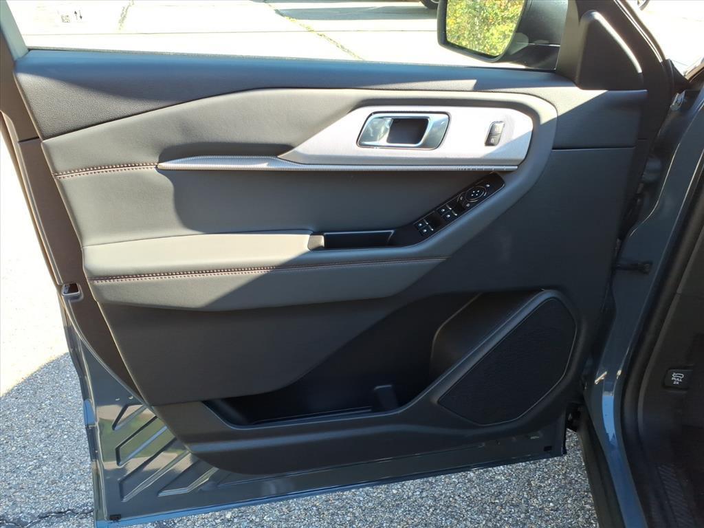new 2025 Ford Explorer car, priced at $49,950