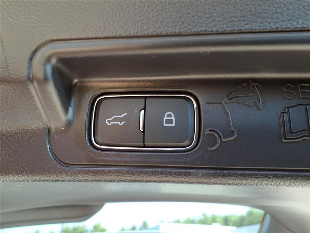 used 2022 Ford Explorer car, priced at $31,875