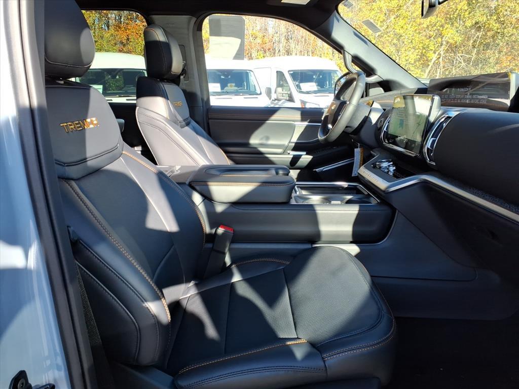 new 2025 Ford Expedition car, priced at $83,040