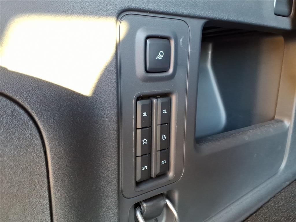 new 2025 Ford Expedition car, priced at $83,040