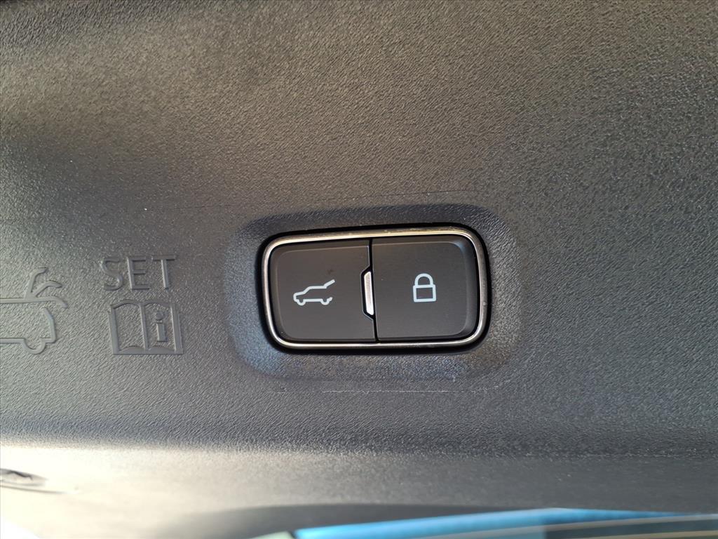 new 2025 Ford Expedition car, priced at $83,040