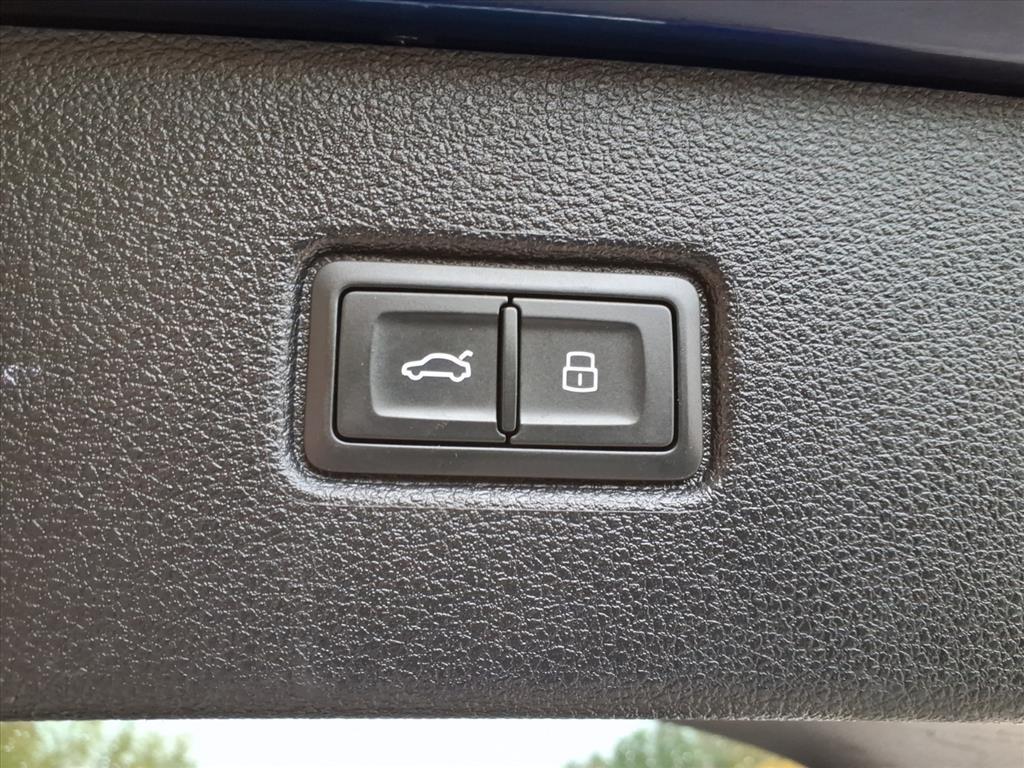 used 2022 Audi Q7 car, priced at $29,800