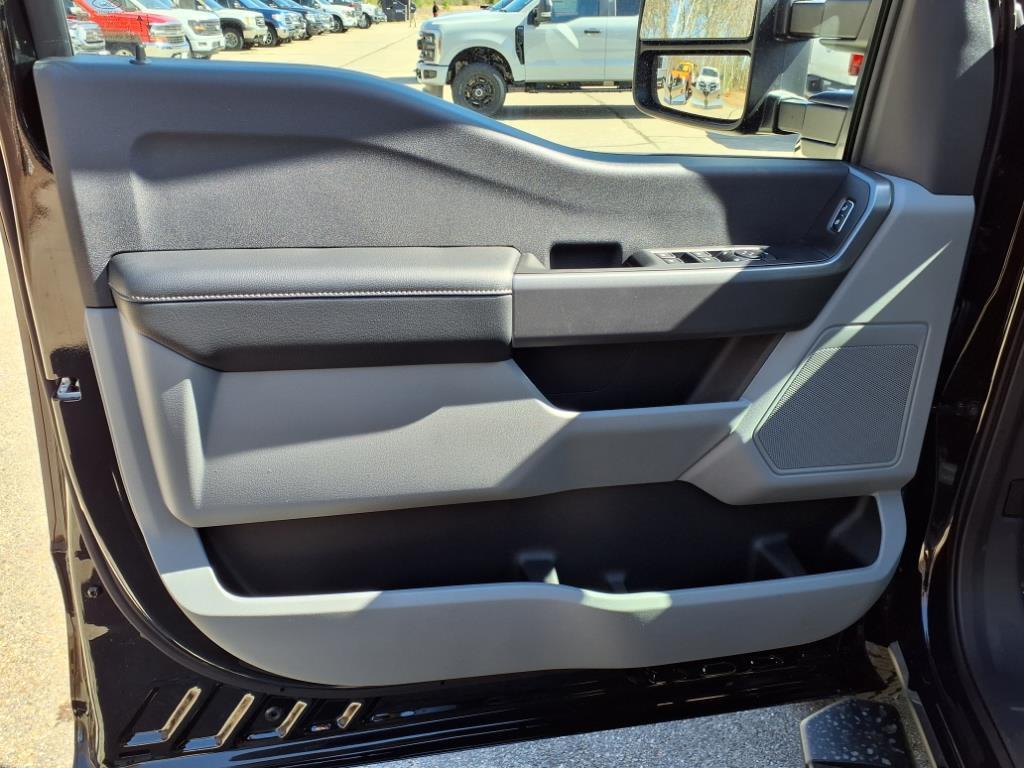 new 2025 Ford F-350 car, priced at $52,310